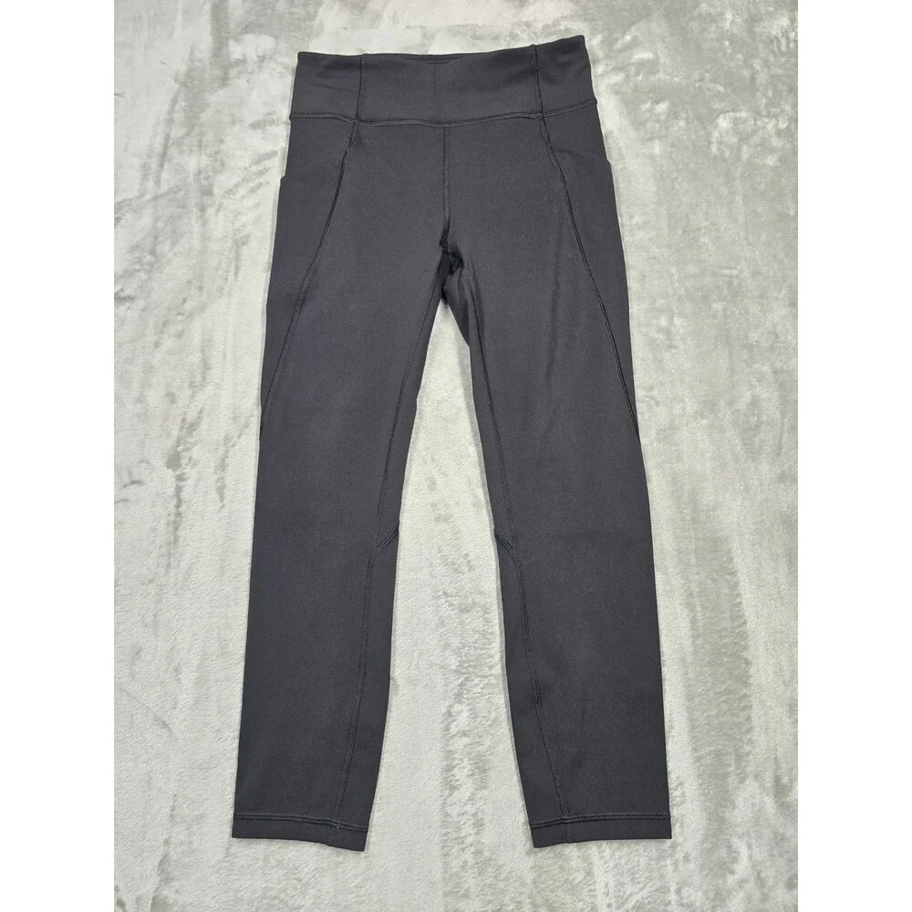 Lululemon Womens Size 6 Black Athletic Cropped Capri Leggings